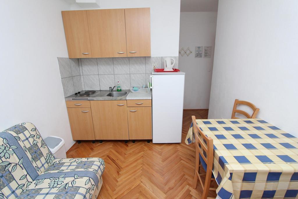 Apartments Lora ロヴィニ エクステリア 写真