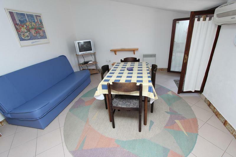 Apartments Lora ロヴィニ エクステリア 写真
